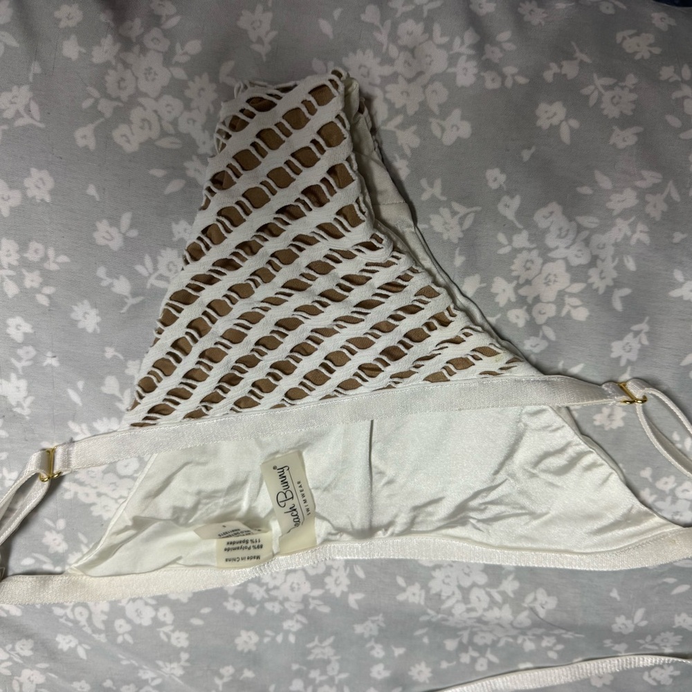 Beach Bunny White Triangle Bikini Swimwear - Picture 3 of 6